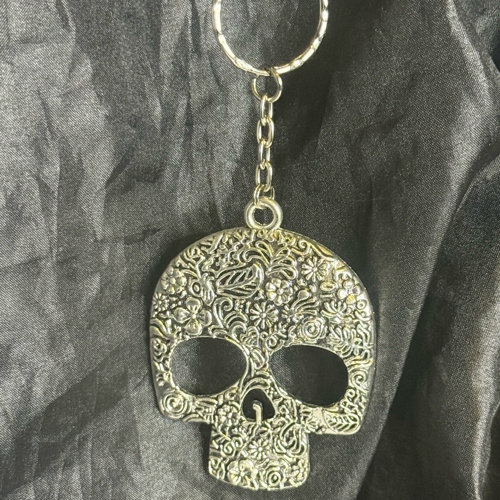 Unisex Stainless Steel Half Skull head Keychain